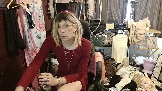 Ombeline1 online show from November 11, 2025, 11:21 am