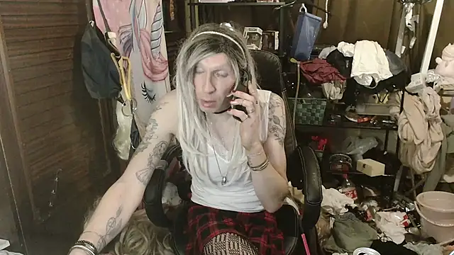 Ombeline1 online show from January 16, 2026, 7:29 pm