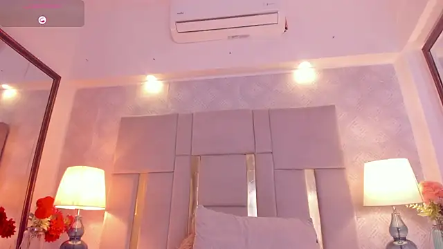 Camilaa Sanchez  online show from February 10, 2025, 2:05 pm