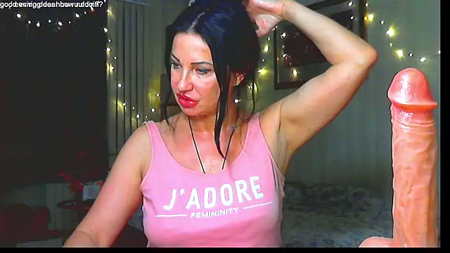 Snapshot of hornymommy69_ chatting on December 20, 2024, 9:39 pm hornymommy69 online show from December 20, 2024, 9:39 pm