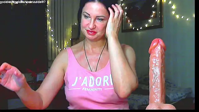 Snapshot of hornymommy69_ chatting on December 21, 2024, 9:15 pm hornymommy69 online show from December 21, 2024, 9:15 pm