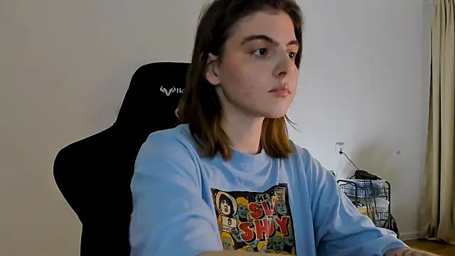 Snapshot of emmamurrr chatting on December 8, 2024, 6:39 pm emmamurrr online show from December 8, 2024, 6:39 pm