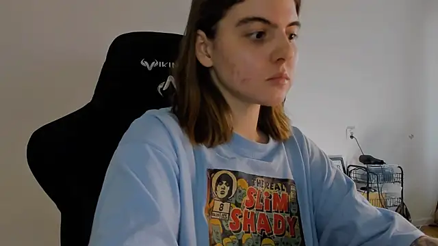 Snapshot of emmamurrr chatting on December 13, 2024, 11:55 am emmamurrr online show from December 13, 2024, 11:55 am