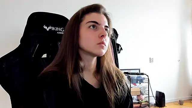 Snapshot of emmamurrr chatting on October 12, 2025, 10:25 am emmamurrr online show from October 12, 2025, 10:25 am