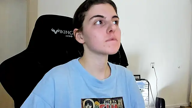 Snapshot of emmamurrr chatting on November 11, 2025, 4:07 pm emmamurrr online show from November 11, 2025, 4:07 pm