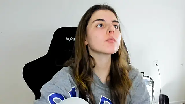 Snapshot of emmamurrr chatting on November 13, 2025, 11:20 am emmamurrr online show from November 13, 2025, 11:20 am