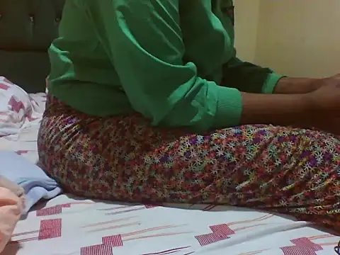 Snapshot of Sexy_Riri chatting on June 2, 2026, 3:19 am Sexy Riri online show from June 2, 2026, 3:19 am
