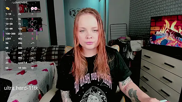 Snapshot of flower_sarah_ chatting on June 13, 2026, 9:46 pm flower sarah online show from June 13, 2026, 9:46 pm