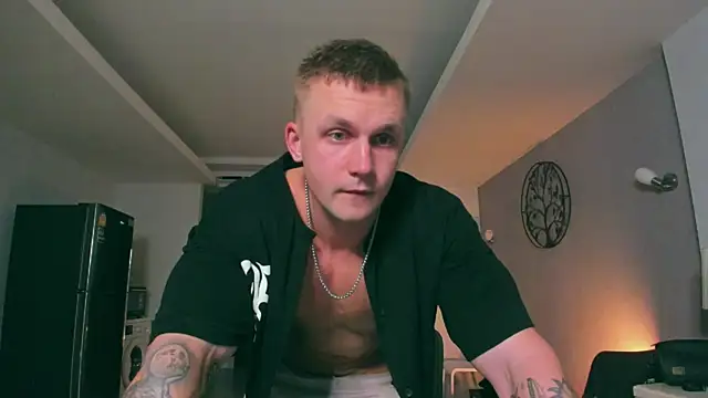 Samuel Andrew online show from September 19, 2025, 3:41 am