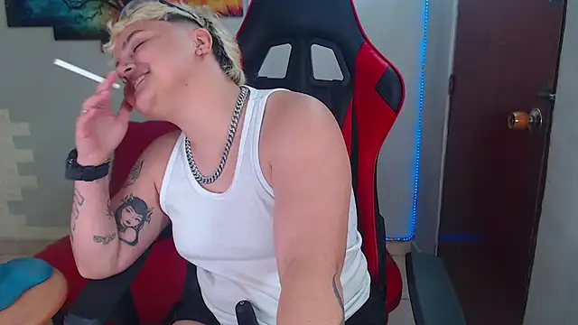 isabeautyx19 online show from January 8, 2025, 10:27 pm