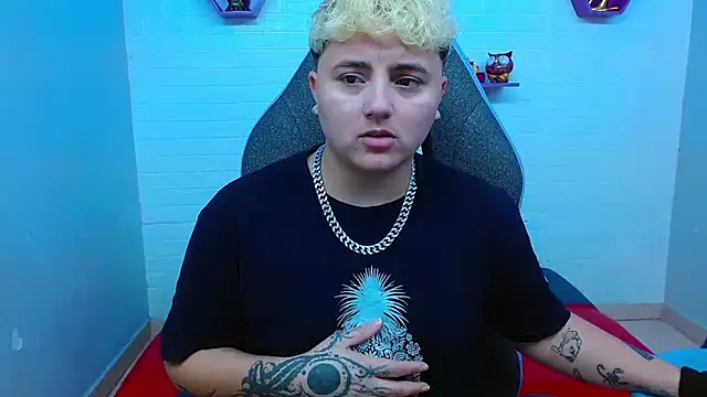 isabeautyx19 online show from January 10, 2025, 12:47 pm