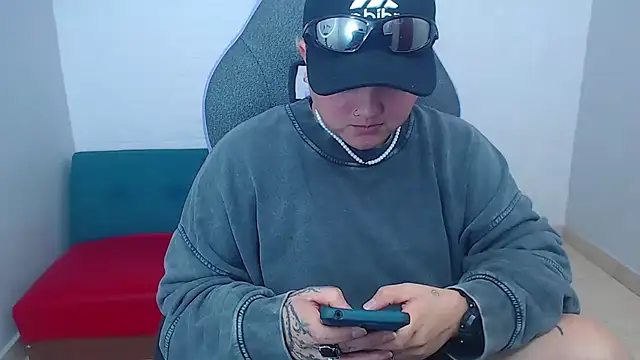 isabeautyx19 online show from January 20, 2025, 2:53 am