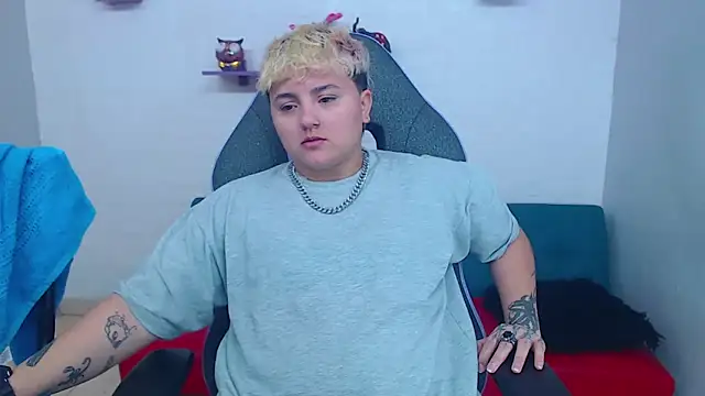 isabeautyx19 online show from January 23, 2025, 3:37 am