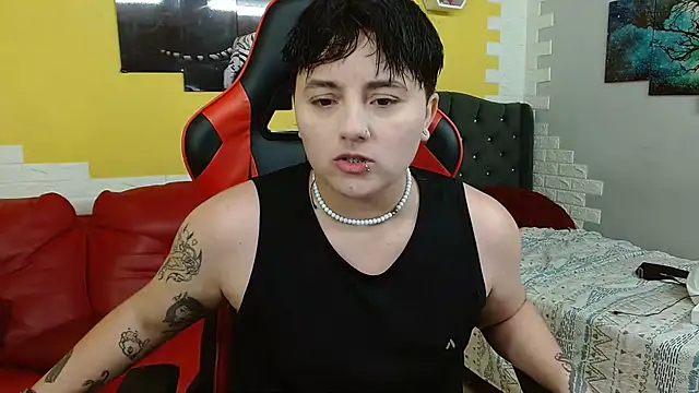 isabeautyx19 online show from November 24, 2025, 2:11 am