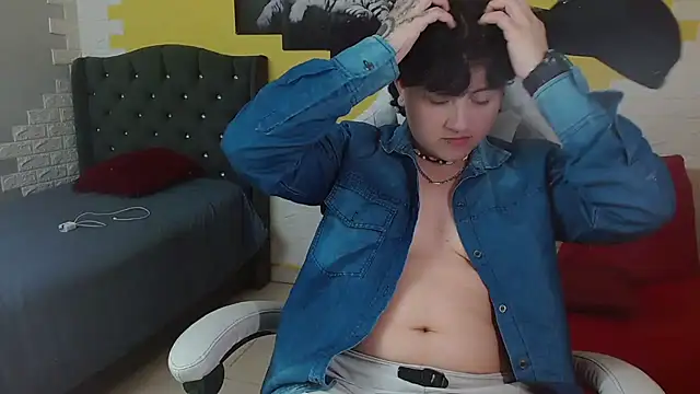 isabeautyx19 online show from April 8, 2026, 2:44 am