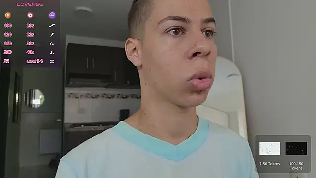 Snapshot of grey___27 chatting on February 11, 2026, 11:37 am grey 27 online show from February 11, 2026, 11:37 am