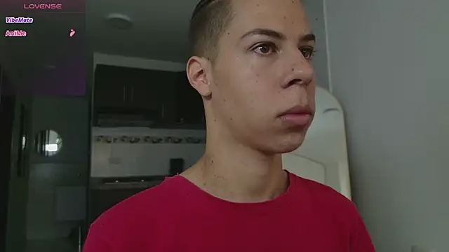 Snapshot of grey___27 chatting on February 14, 2026, 11:29 am grey 27 online show from February 14, 2026, 11:29 am