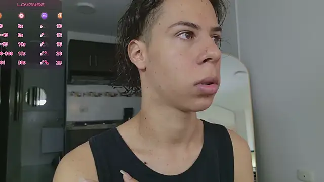 Snapshot of grey___27 chatting on February 17, 2026, 11:29 am grey 27 online show from February 17, 2026, 11:29 am