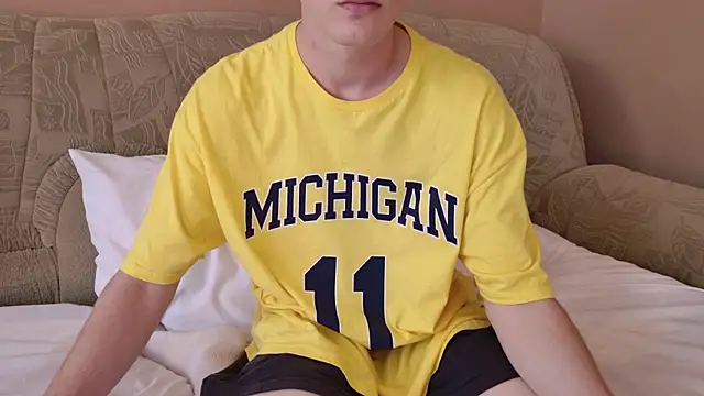 Snapshot of callmenineoneseven chatting on September 9, 2025, 9:31 am callmenineoneseven online show from September 9, 2025, 9:31 am