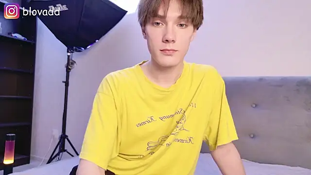 Snapshot of callmenineoneseven chatting on February 10, 2026, 5:06 pm callmenineoneseven online show from February 10, 2026, 5:06 pm