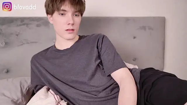 Snapshot of callmenineoneseven chatting on March 21, 2026, 8:45 pm callmenineoneseven online show from March 21, 2026, 8:45 pm