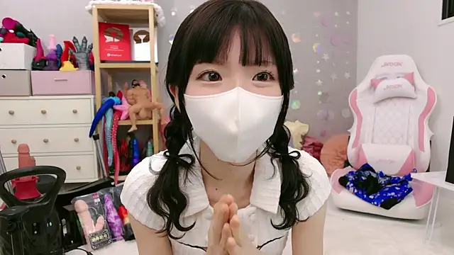 Snapshot of -minami- chatting on August 1, 2026, 3:17 am -minami- online show from August 1, 2026, 3:17 am
