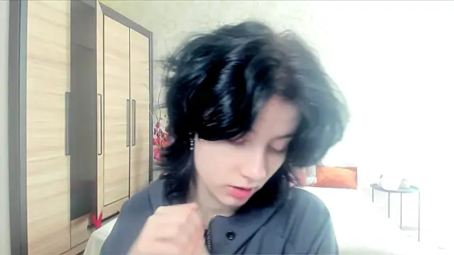 JulisSweet online show from March 9, 2025, 7:23 am