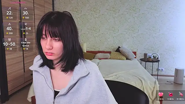 JulisSweet online show from October 12, 2025, 6:34 am