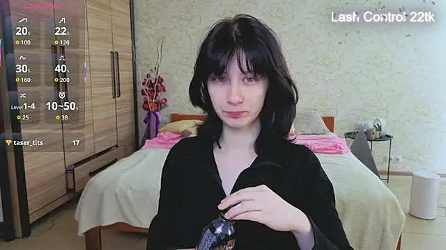 JulisSweet online show from March 30, 2026, 7:20 am