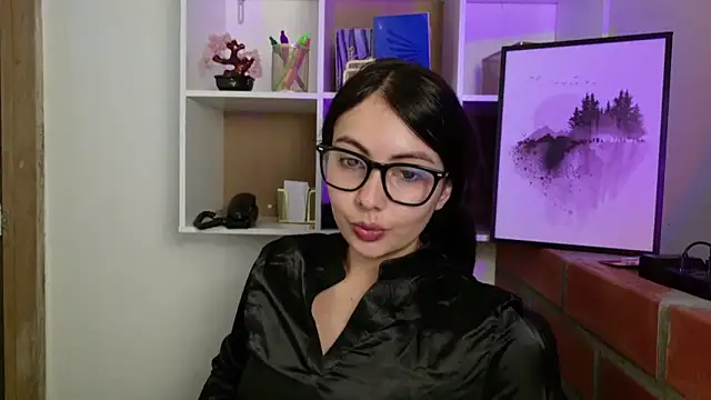 lalawhitte online show from May 13, 2026, 11:40 am