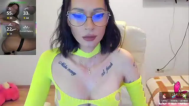 kissnicol32 online show from March 14, 2026, 4:12 pm