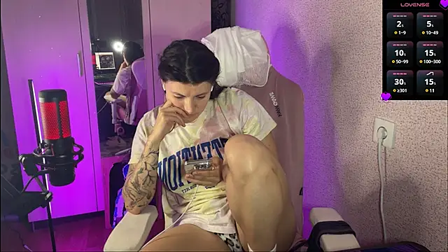 Katrin  kiss online show from March 4, 2025, 7:22 pm