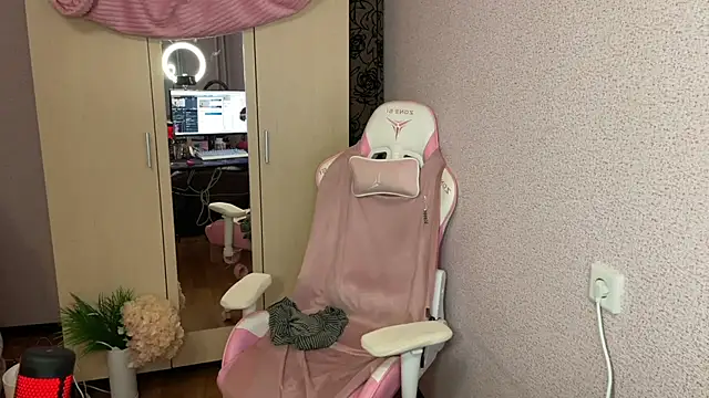 Katrin  kiss online show from November 23, 2025, 9:14 pm