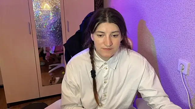 Katrin  kiss online show from February 25, 2026, 6:28 pm