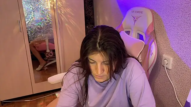 Katrin  kiss online show from April 19, 2026, 1:32 pm