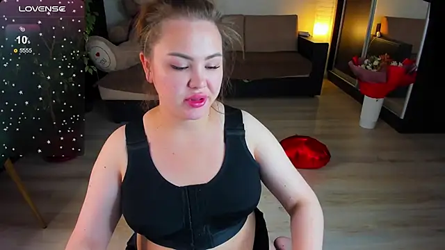 Snapshot of Carolina_bby chatting on September 13, 2025, 10:59 am Carolina bby online show from September 13, 2025, 10:59 am