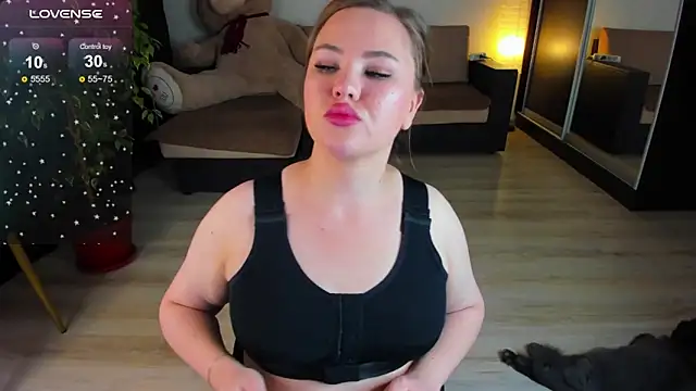 Snapshot of Carolina_bby chatting on September 27, 2025, 11:54 pm Carolina bby online show from September 27, 2025, 11:54 pm