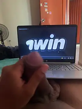 Snapshot of AlexisHub03 chatting on March 14, 2026, 10:15 pm AlexisHub03 online show from March 14, 2026, 10:15 pm