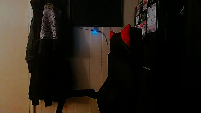 KrazyLegz online show from September 12, 2025, 9:48 pm