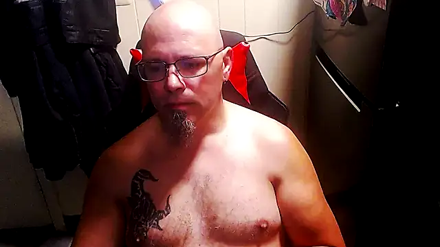 KrazyLegz online show from October 5, 2025, 2:59 pm