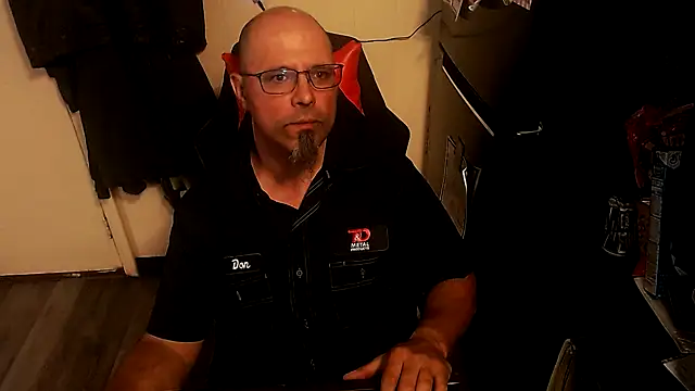 KrazyLegz online show from October 22, 2025, 10:09 pm