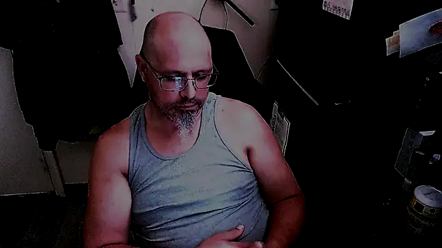 Snapshot of KrazyLegz chatting on May 23, 2026, 6:01 pm KrazyLegz online show from May 23, 2026, 6:01 pm