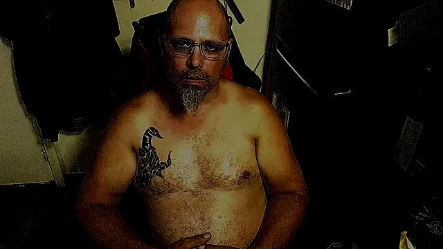 Snapshot of KrazyLegz chatting on June 20, 2026, 2:58 am KrazyLegz online show from June 20, 2026, 2:58 am