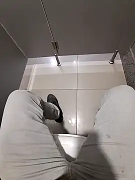 Snapshot of johny_69d@xh chatting on December 17, 2024, 11:17 am johny 69dxh online show from December 17, 2024, 11:17 am