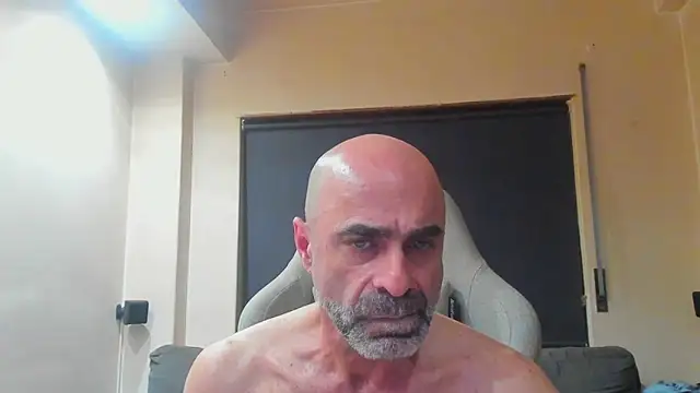 Snapshot of Bicopflirt chatting on April 28, 2026, 1:15 am Bicopflirt online show from April 28, 2026, 1:15 am