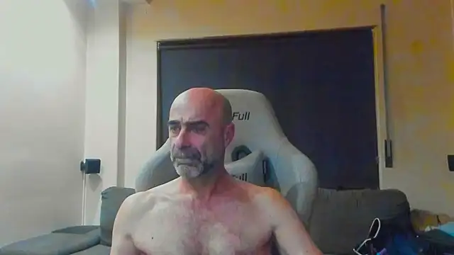 Snapshot of Bicopflirt chatting on May 12, 2026, 12:52 am Bicopflirt online show from May 12, 2026, 12:52 am