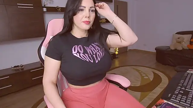 Snapshot of ReiyaRey chatting on February 5, 2025, 8:25 pm ReiyaRey online show from February 5, 2025, 8:25 pm