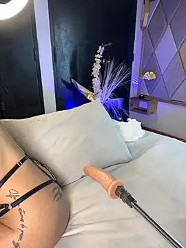 AntonellaRussel online show from October 16, 2025, 9:38 pm