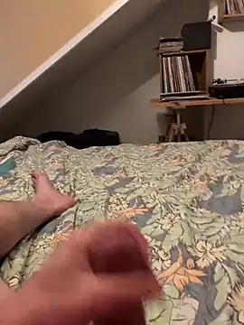 LivingLegend1978 online show from April 15, 2026, 4:47 pm