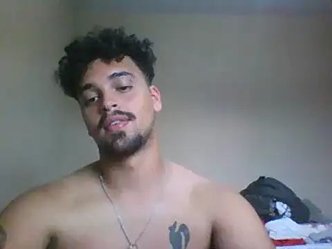 Snapshot of Xcumshot33 chatting on December 2, 2024, 8:22 pm Xcumshot33 online show from December 2, 2024, 8:22 pm